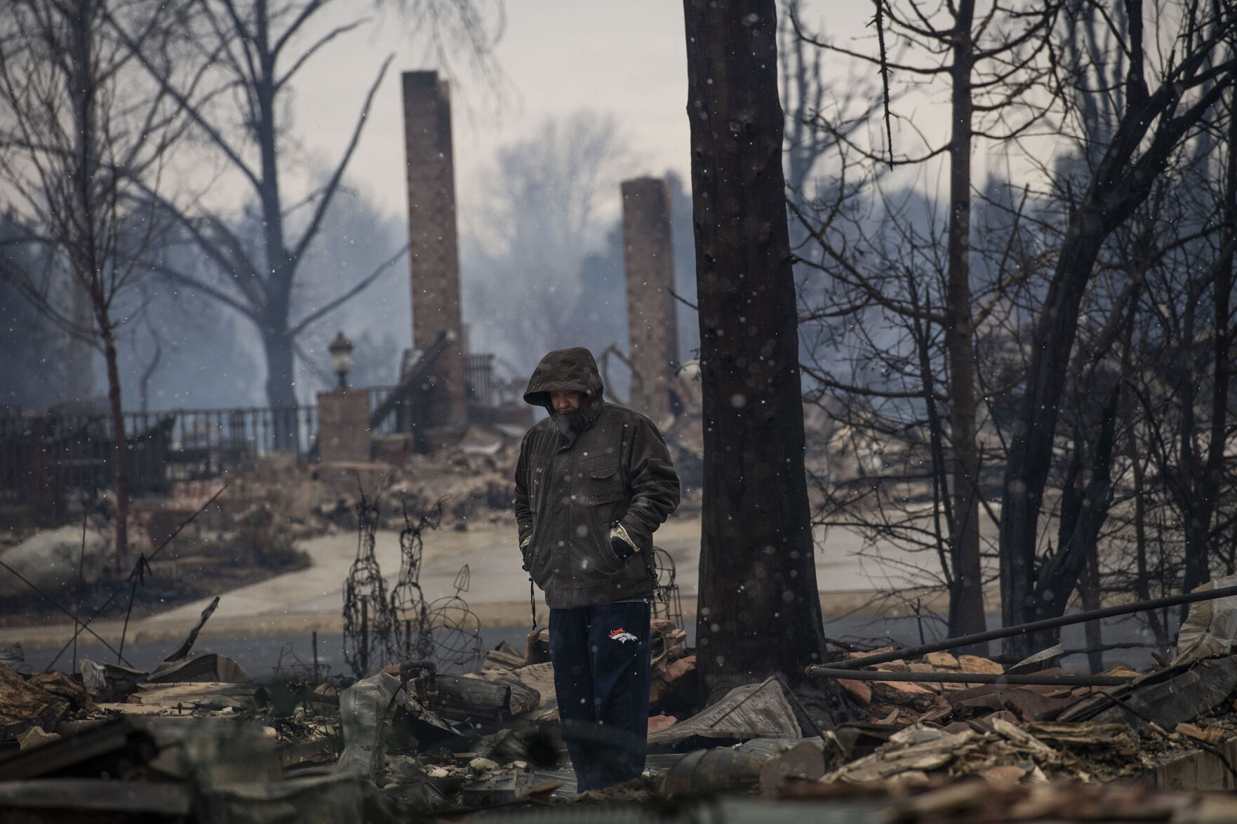 010122-news-fireaftermath 18.jpg